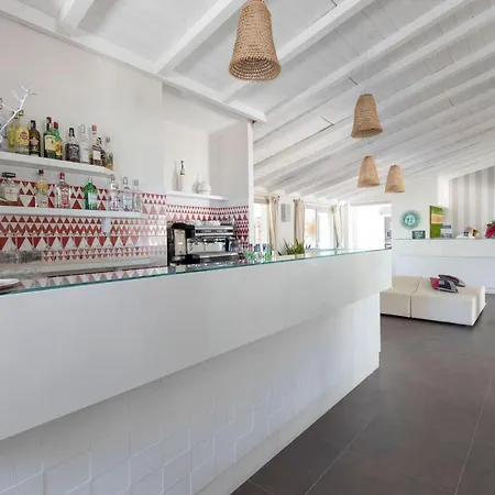 Eliantos Boutique & Santa Margherita di Pula