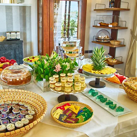 Eliantos Boutique & Santa Margherita di Pula