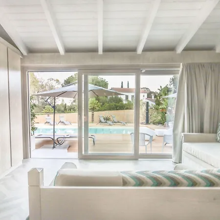 Otel Eliantos Boutique & 4*