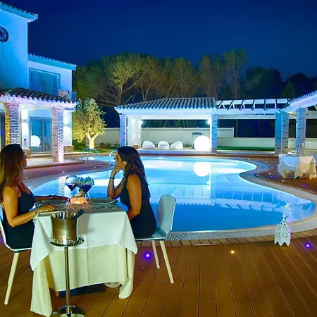 Otel Eliantos Boutique & 4*