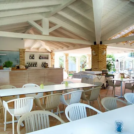 Otel Eliantos Boutique & 4*