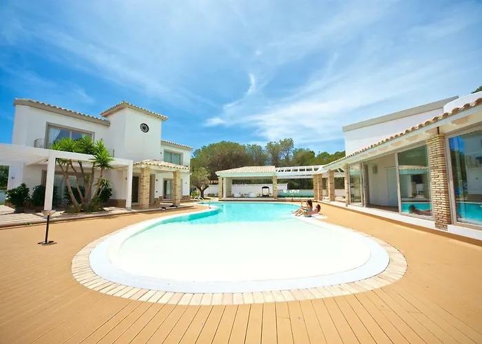 ホテル Eliantos Boutique & 4*