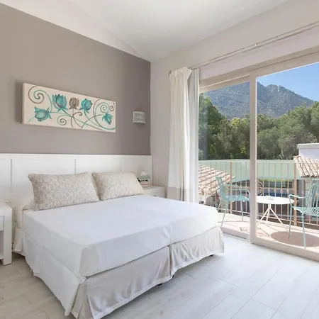 Eliantos Boutique & Santa Margherita di Pula