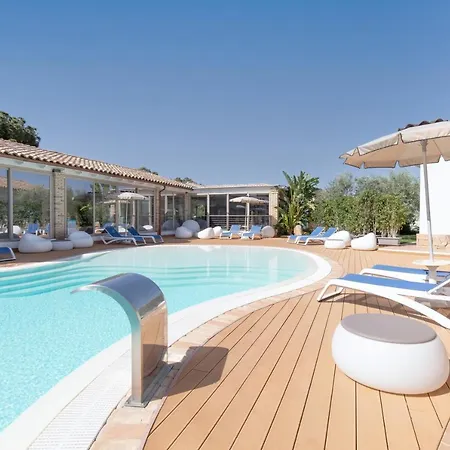 Eliantos Boutique & Santa Margherita di Pula