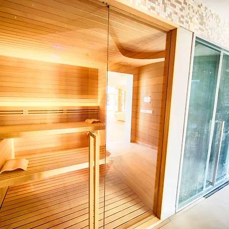 Eliantos Boutique & 4*