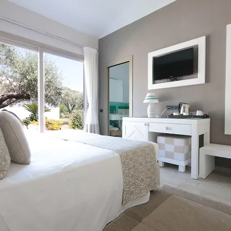 Eliantos Boutique & 4*