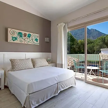 Eliantos Boutique & Santa Margherita di Pula