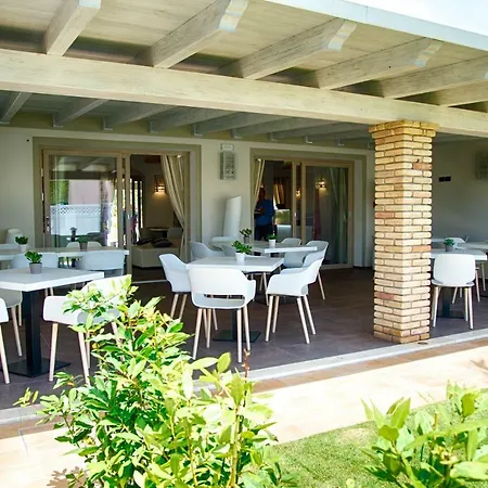 Eliantos Boutique & 4*