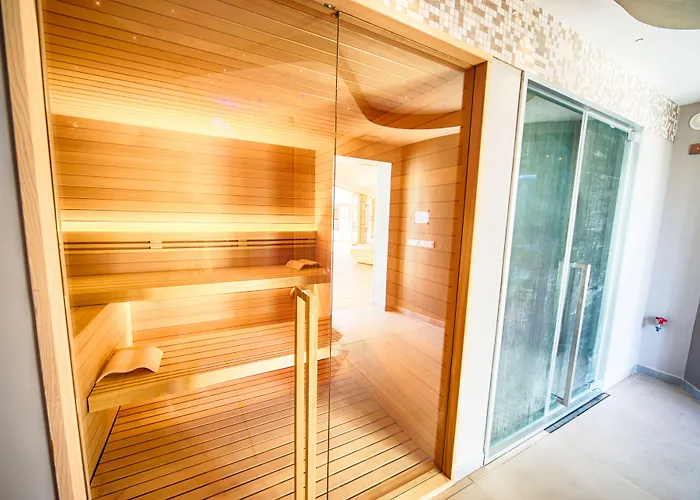 Eliantos Boutique & 4*